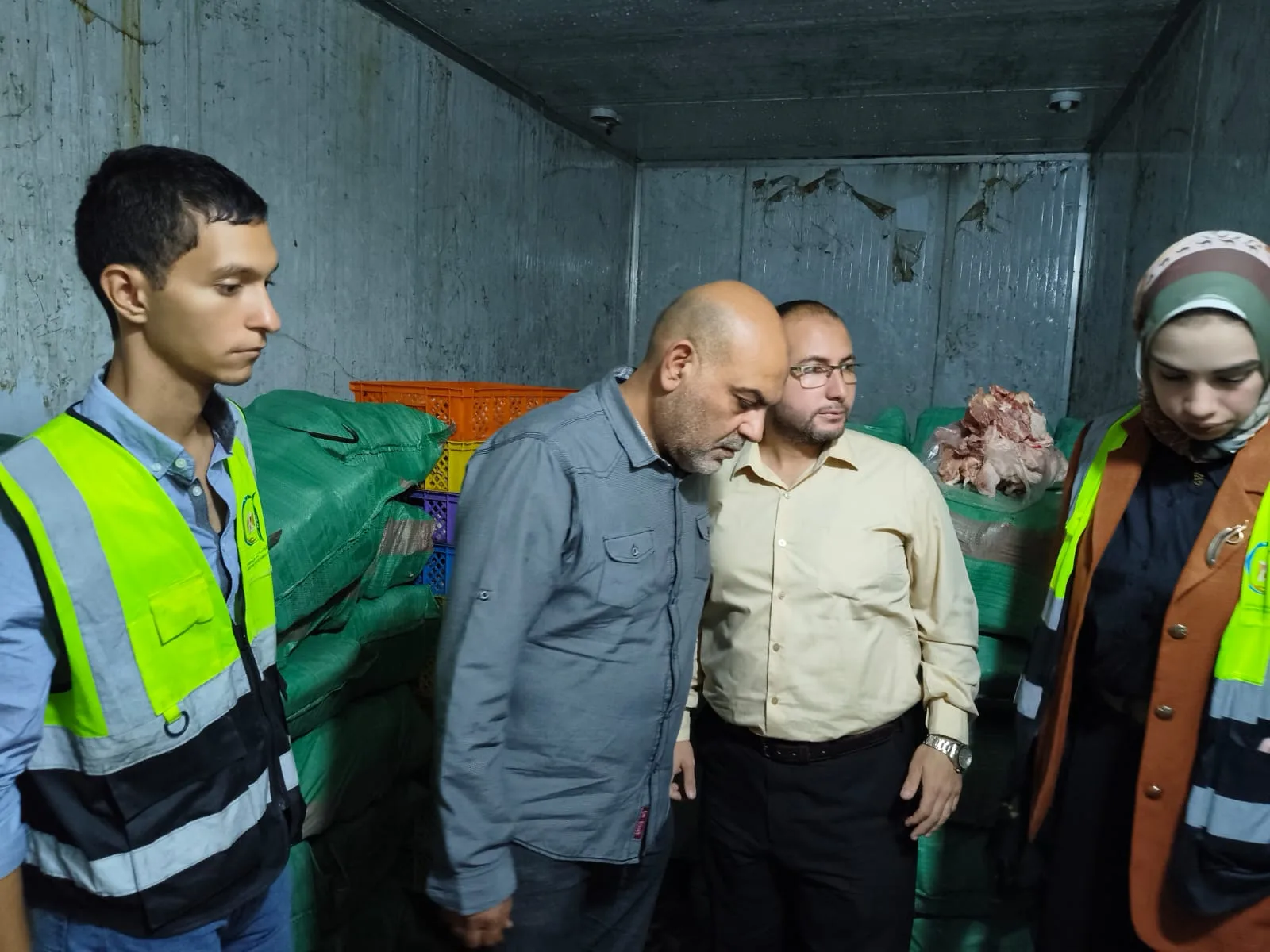 ضبط ٣ طن هياكل وجلود دواجن فى حملة مسائيه بالخصوص ضبط ٣ طن هياكل وجلود دواجن فى حملة مسائيه بالخصوص