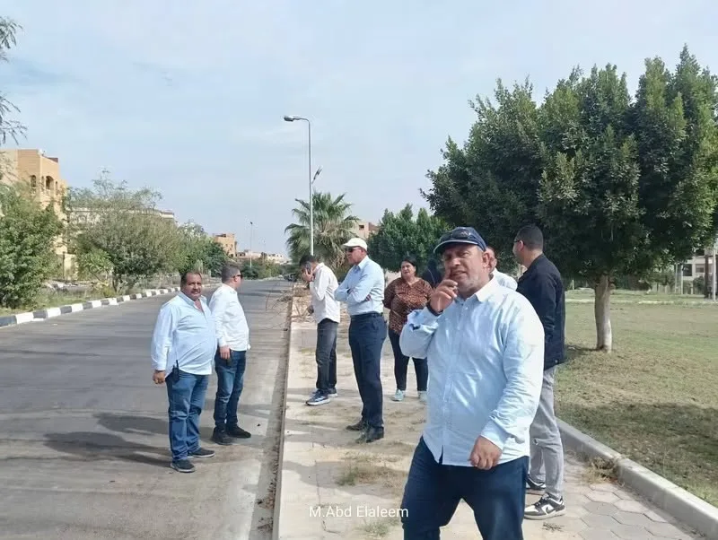 رئيس جهاز العبور " في جولة ميدانية بالحي الخامس.. متابعة دقيقة للخدمات والمرافق واستجابة مباشرة لمطالب السكان