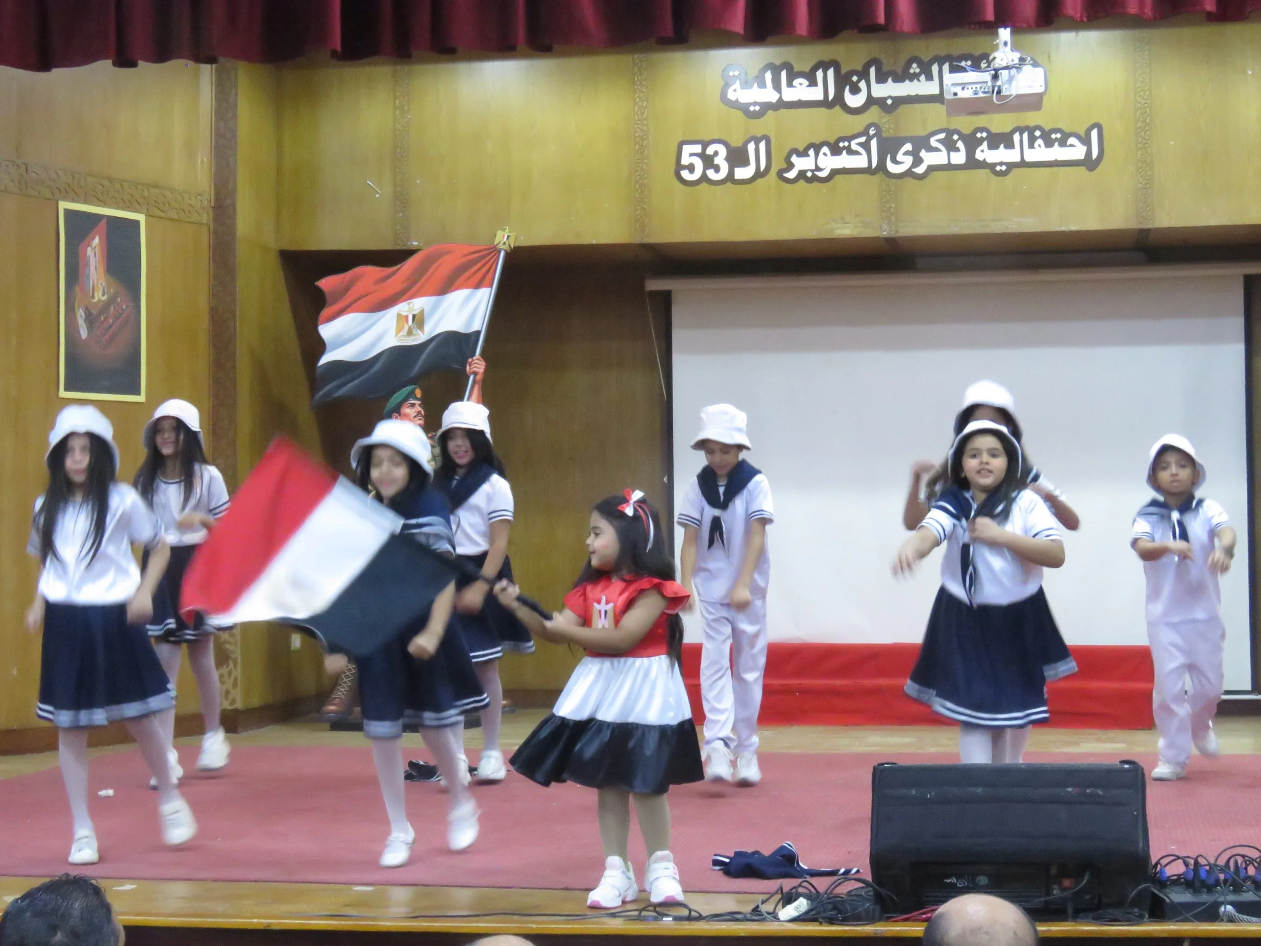حين يتحدث الإبداع بلغة الوطن.. طلاب الشبان الخاصة ببنها يتألقون في احتفالية نصر أكتوبر
